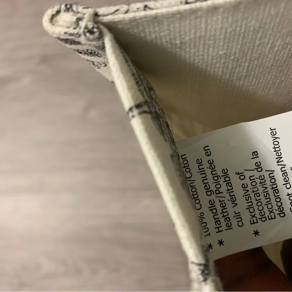 Large Floral black and white Cotton fabric Canvas Tote Bag with leather Handles - Picture 8 of 8